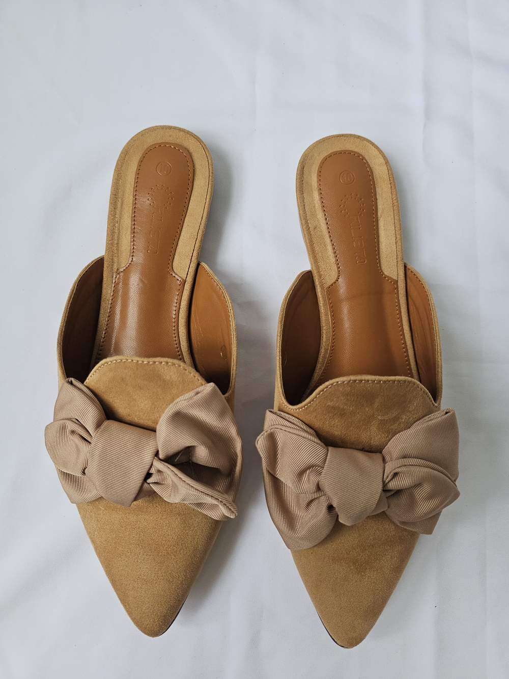 Rilista Khaki Suede Pointed Toe Bow Mules - Size 10 - Picture 15 of 17